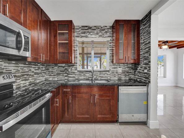 924 N 30th Rd, Hollywood FL 33021