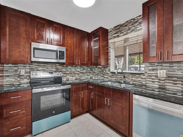 924 N 30th Rd, Hollywood FL 33021