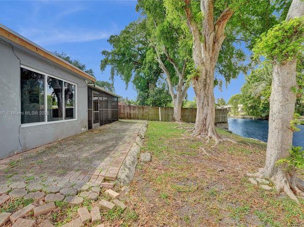 924 N 30th Rd, Hollywood FL 33021