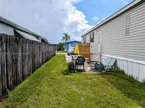 21651 NW 3rd St, Pembroke Pines FL 33029