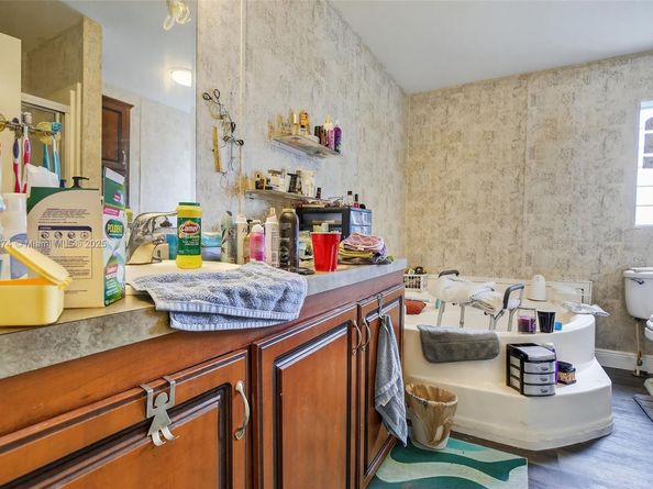 21651 NW 3rd St, Pembroke Pines FL 33029