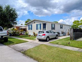 21651 NW 3rd St, Pembroke Pines FL 33029