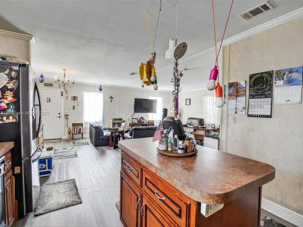 21651 NW 3rd St, Pembroke Pines FL 33029
