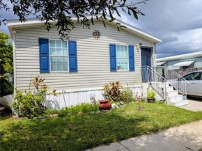 21651 NW 3rd St, Pembroke Pines FL 33029
