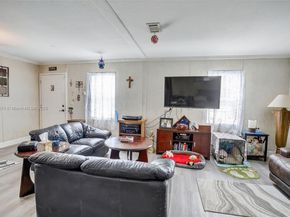 21651 NW 3rd St, Pembroke Pines FL 33029