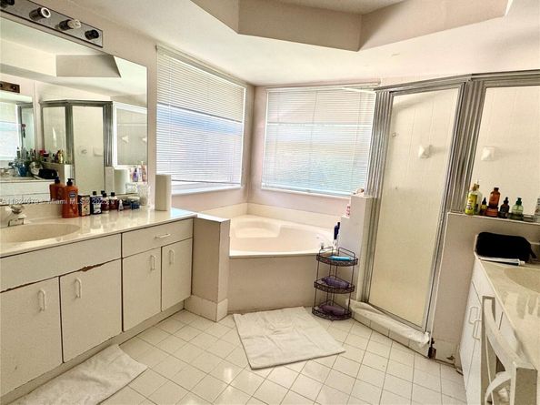 17088 NW 19th St, Pembroke Pines FL 33028