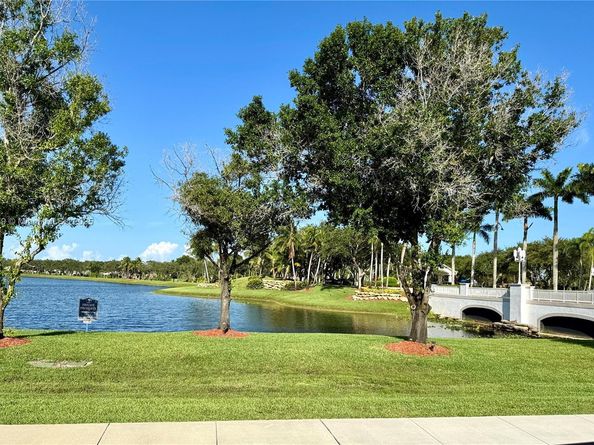 17088 NW 19th St, Pembroke Pines FL 33028