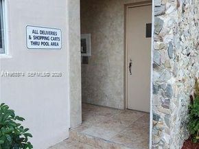 1830 Dixieanna St 203, Hollywood FL 33020