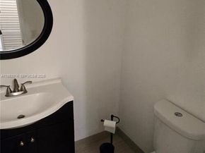 1830 Dixieanna St 203, Hollywood FL 33020