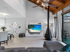 10911 Cedar Ln, Pembroke Pines FL 33026