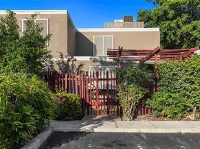 10911 Cedar Ln, Pembroke Pines FL 33026