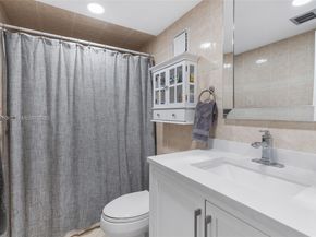 10911 Cedar Ln, Pembroke Pines FL 33026