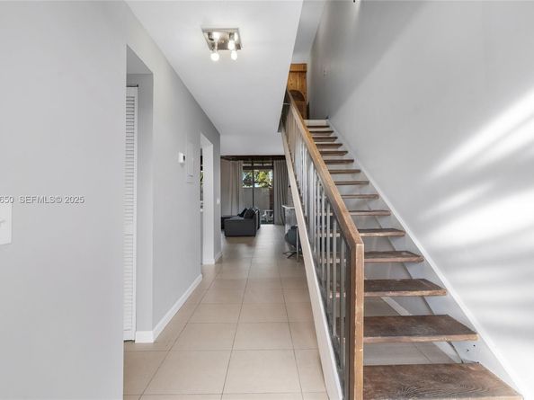 10911 Cedar Ln, Pembroke Pines FL 33026