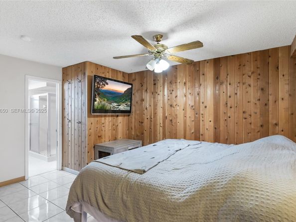 10911 Cedar Ln, Pembroke Pines FL 33026