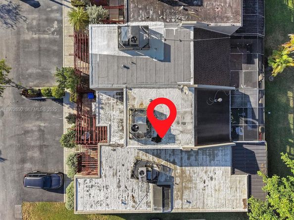 10911 Cedar Ln, Pembroke Pines FL 33026