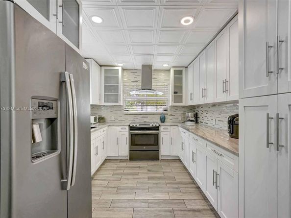 18600 NE 7th Ct, North Miami Beach FL 33179
