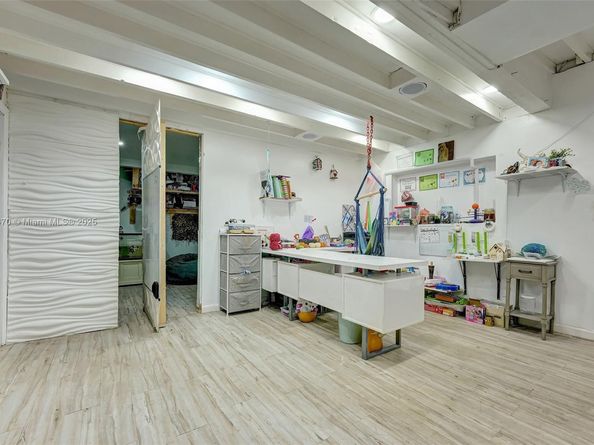 18600 NE 7th Ct, North Miami Beach FL 33179