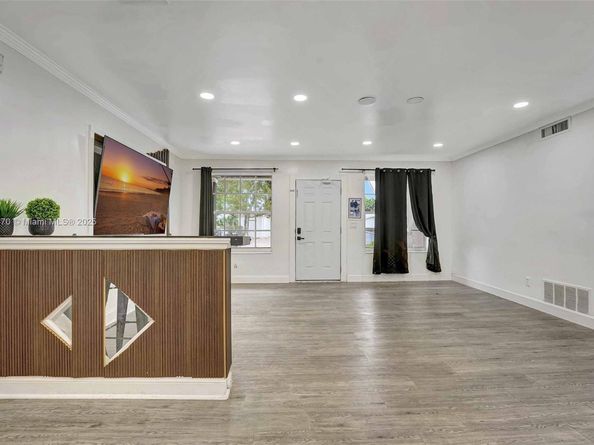 18600 NE 7th Ct, North Miami Beach FL 33179