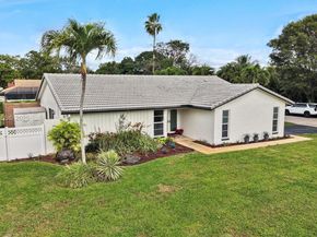 8519 Ramblewood Dr, Coral Springs FL 33071