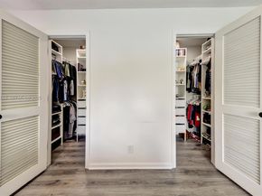 8519 Ramblewood Dr, Coral Springs FL 33071