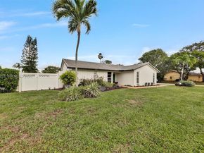 8519 Ramblewood Dr, Coral Springs FL 33071