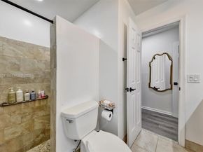 8519 Ramblewood Dr, Coral Springs FL 33071