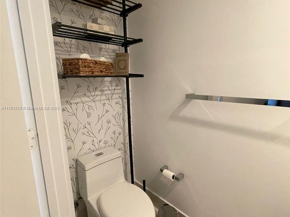 121 NE 34 St 2215, Miami FL 33137