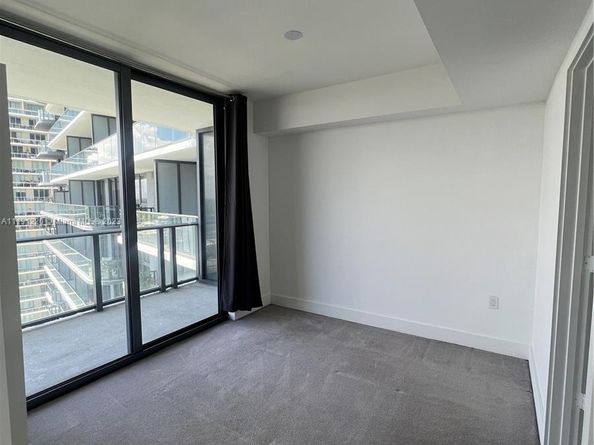 121 NE 34 St 2215, Miami FL 33137