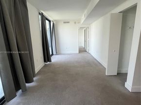 121 NE 34 St 2215, Miami FL 33137