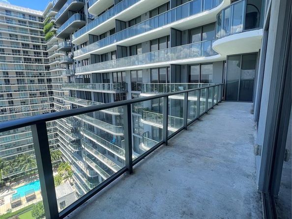 121 NE 34 St 2215, Miami FL 33137