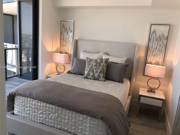 121 NE 34 St 2215, Miami FL 33137