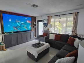 10951 SW 65th St, Miami FL 33173