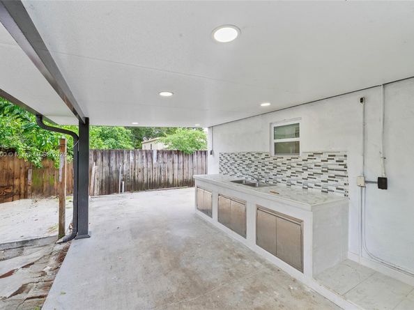 1835 NW 85th st, Miami FL 33147