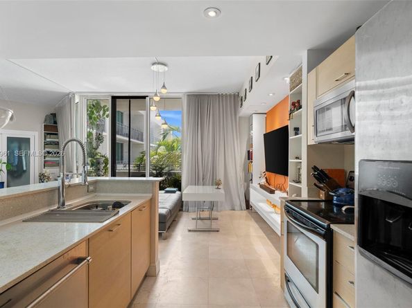 350 NE 24th St 703, Miami FL 33137