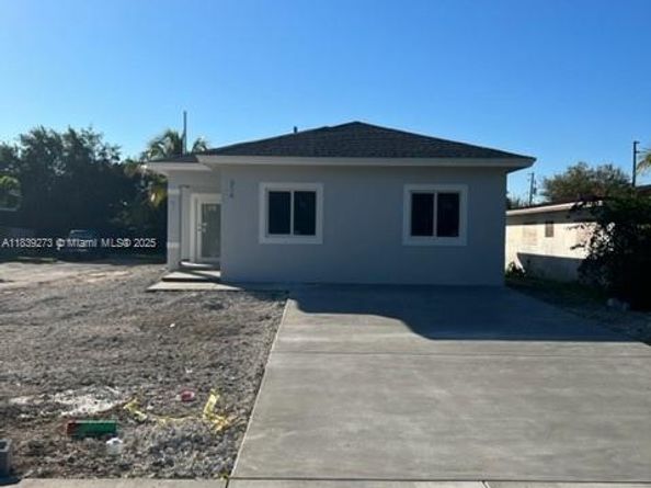 1985 NW 152nd St, Miami Gardens FL 33054