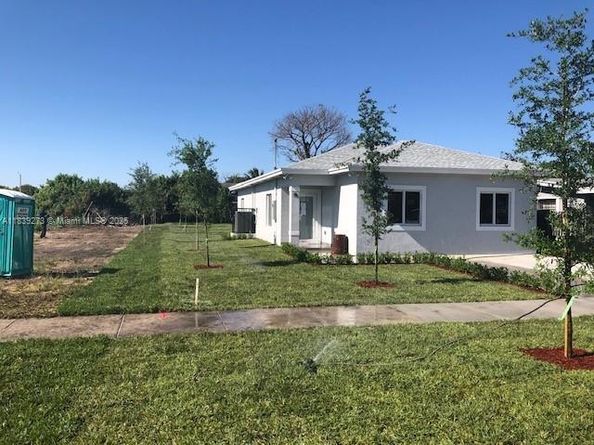 1985 NW 152nd St, Miami Gardens FL 33054
