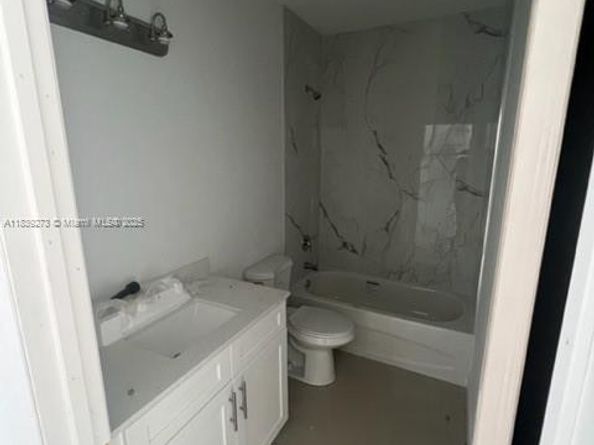 1985 NW 152nd St, Miami Gardens FL 33054