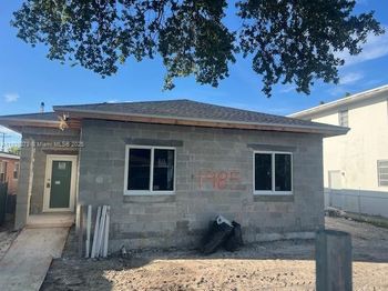 1985 NW 152nd St