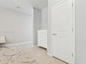 1402 Myrtle Oak Ter, Hollywood FL 33021