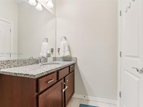 1402 Myrtle Oak Ter, Hollywood FL 33021