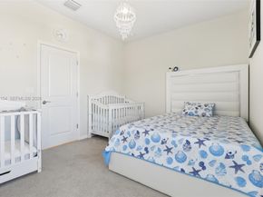 1402 Myrtle Oak Ter, Hollywood FL 33021