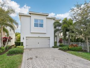 1402 Myrtle Oak Ter, Hollywood FL 33021