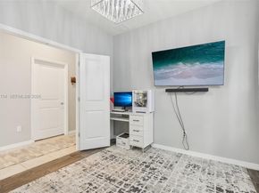 1402 Myrtle Oak Ter, Hollywood FL 33021