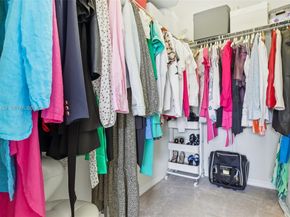 1402 Myrtle Oak Ter, Hollywood FL 33021