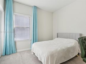 1402 Myrtle Oak Ter, Hollywood FL 33021