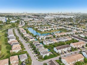 1402 Myrtle Oak Ter, Hollywood FL 33021