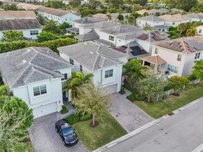 1402 Myrtle Oak Ter, Hollywood FL 33021
