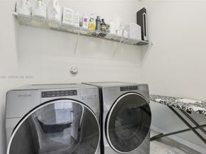 1402 Myrtle Oak Ter, Hollywood FL 33021