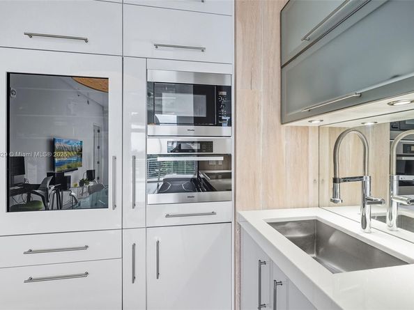 2001 Meridian Ave 518, Miami Beach FL 33139
