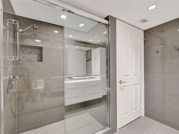 17700 N Bay Rd 608, Sunny Isles Beach FL 33160